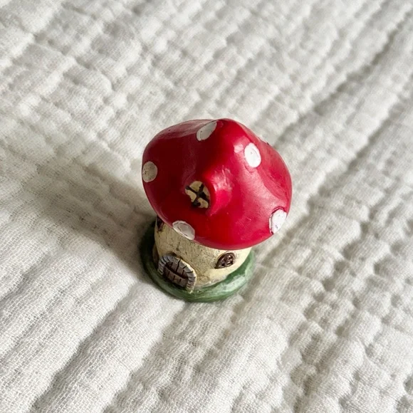 3 / $30 💘 adorable mini mushroom statuette decor - Picture 2 of 2